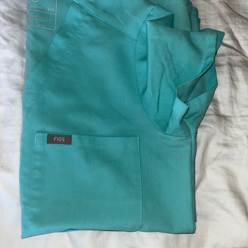 FIGS AQUA CATARINA TOP🐬
